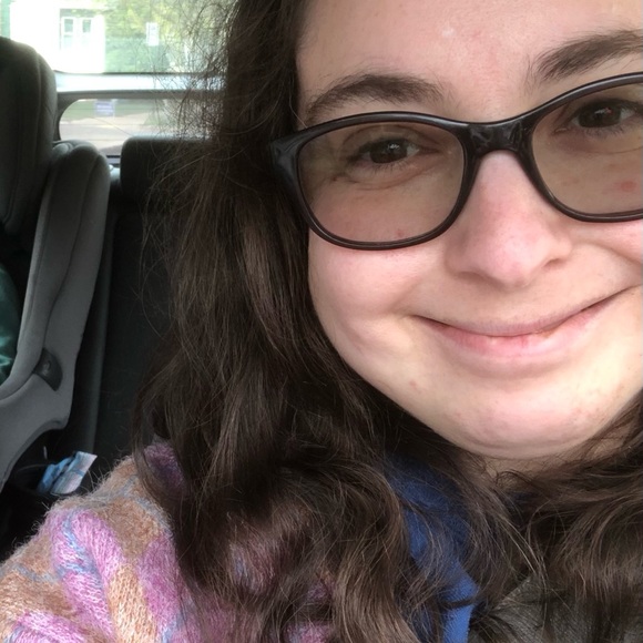 Meet your Posher, Jenni - Picture 1 of 13